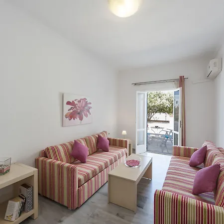 Narges Aliki (Paros)